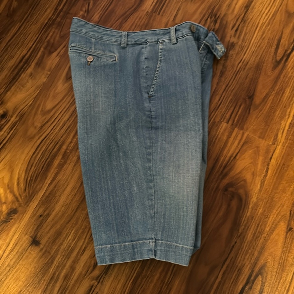 Capris